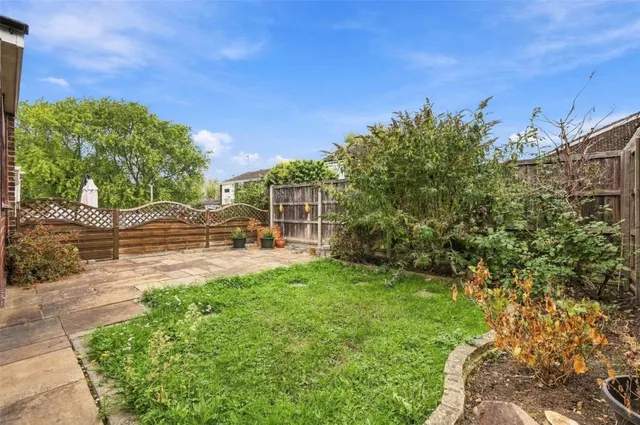 with 3 bedrooms in Harlow, CM19, photo 3