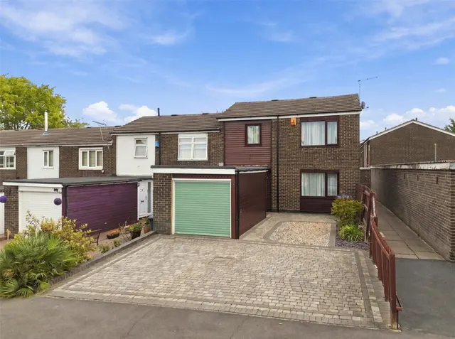 with 3 bedrooms in Harlow, CM19, photo 1