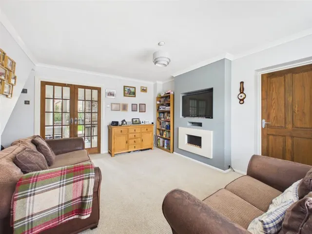 Grenville Close, Churchdown, photo 3