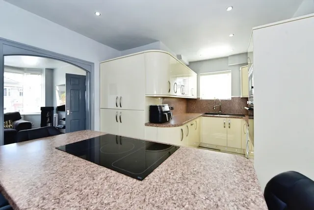 Kirkdale Drive, Sheffield, South Yorkshire, S13, photo 1