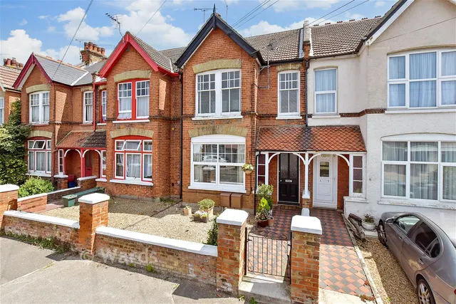 Douglas Road, Herne Bay, CT6, photo 1