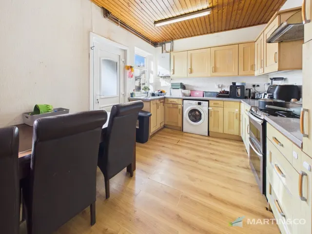 Waterloo Road, Blackpool, FY4, photo 3
