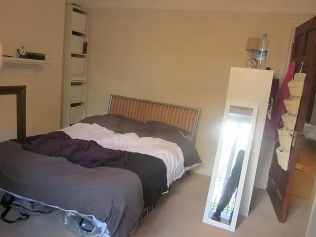 Photo 3 — Grantully Road, Maida Vale, London, W9 1LH