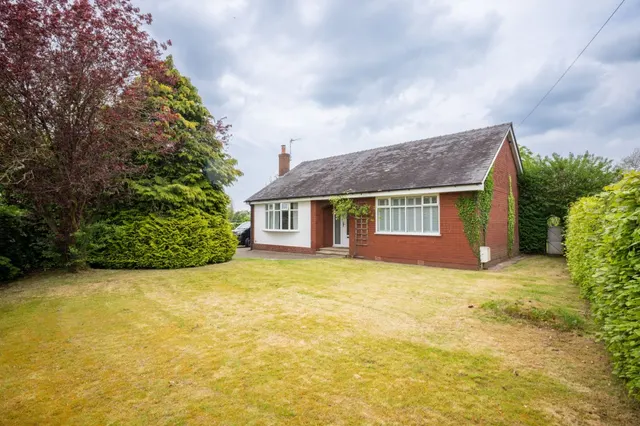 Town Lane, Much Hoole, PR4, photo 1