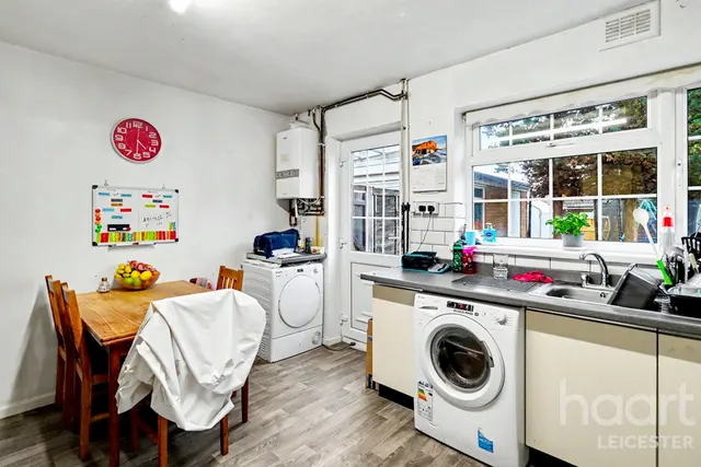 Southdown Drive, Leicester, LE4, photo 3