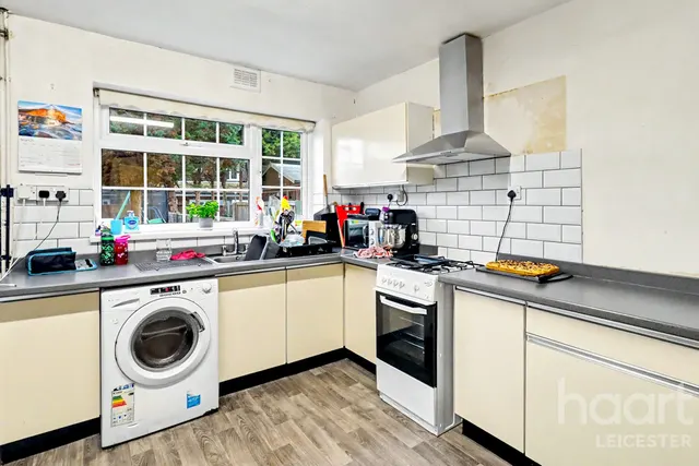 Southdown Drive, Leicester, LE4, photo 2