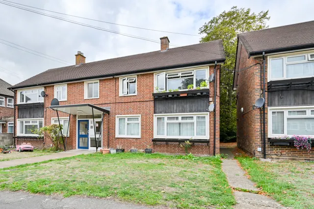 West Molesey, KT8, photo 1
