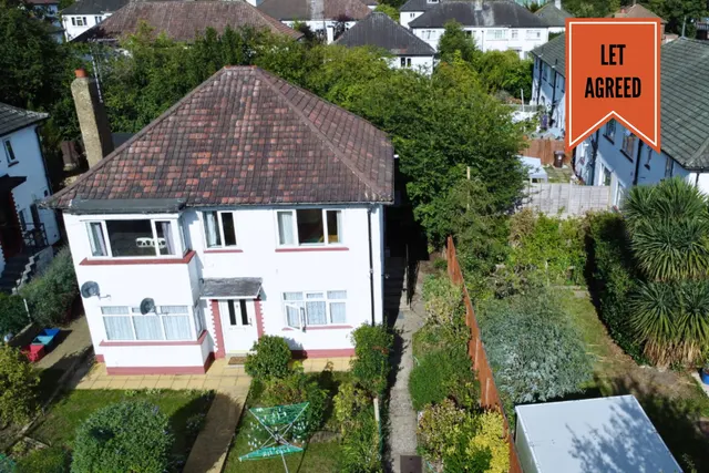 Warkworth Gardens, Isleworth, TW7, photo 1