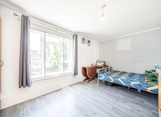 Photo 3 — Star Road, Isleworth, TW7