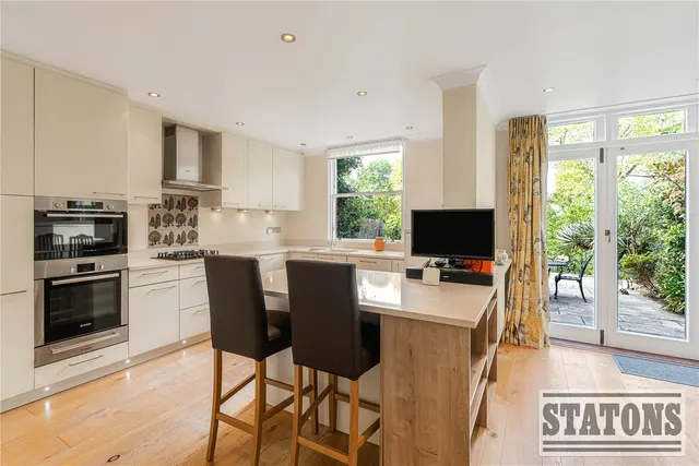 Photo 3 — Baxendale, Whetstone, London, N20 0EG