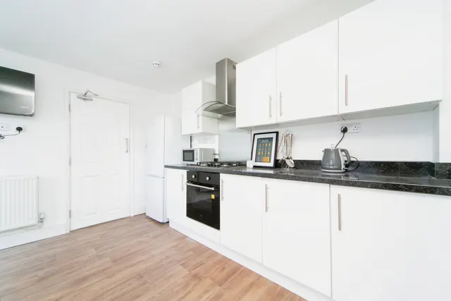 Laurel Road, Birkenhead, CH42, photo 3