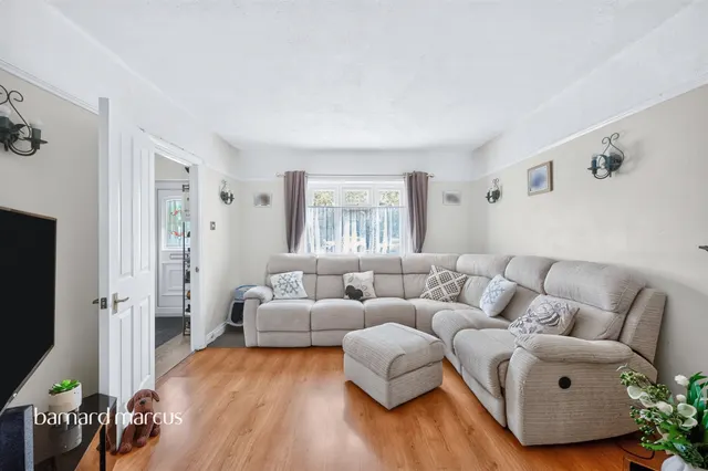 Wheelers Lane, Epsom, KT18, photo 3