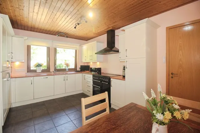 Photo 2 — Winchester Drive, Burbage, Leicestershire, LE10