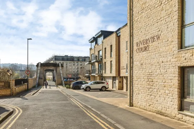 Photo 2 — Victoria Bridge Road, Bath