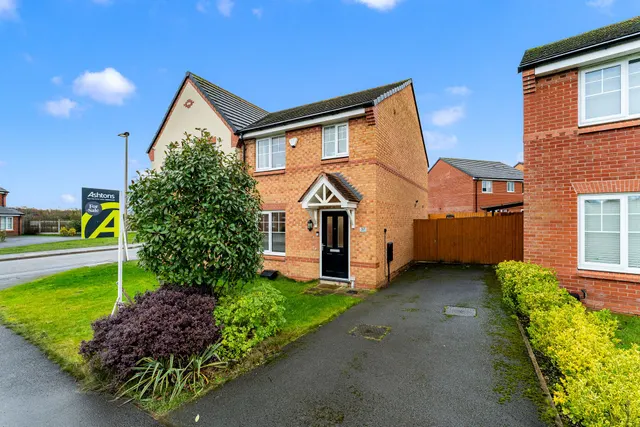 Farm Croft Drive, Golborne, Warrington, Warrington, WA3 3YJ, photo 1