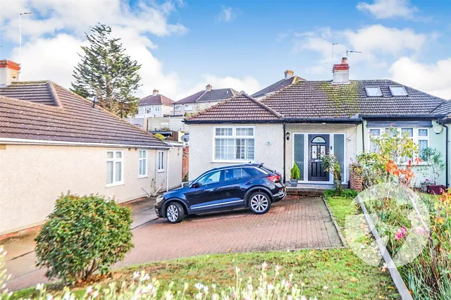 Carlton Road, DA8, photo 1