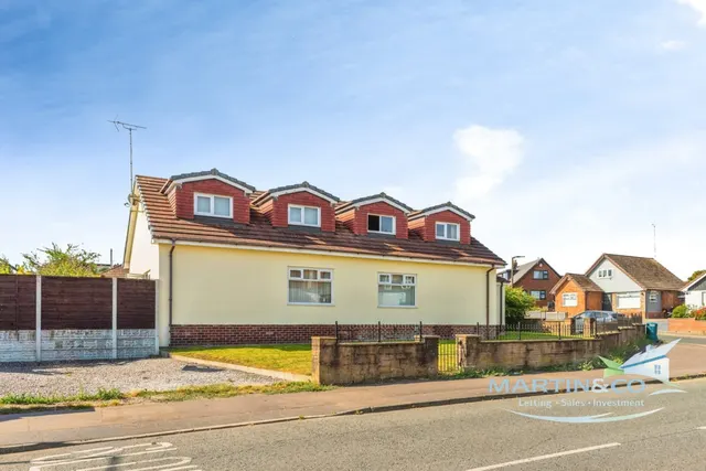 Chiltern Drive, Bury, BL8, photo 1