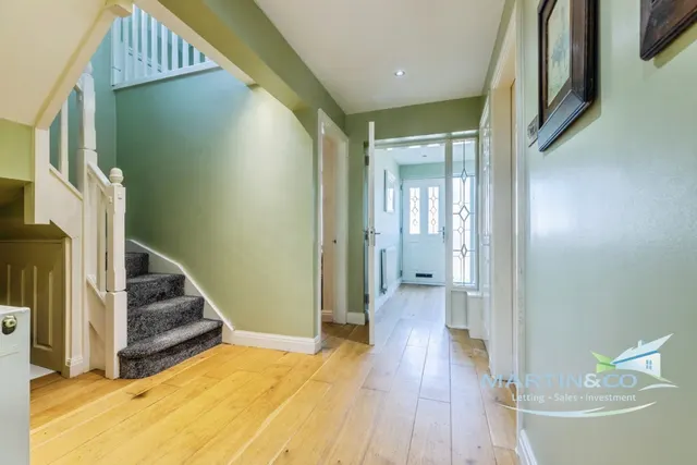 Chiltern Drive, Bury, BL8, photo 3