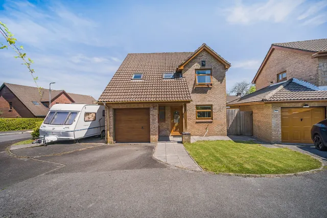 St. Michaels Way, Brackla, CF31, photo 1