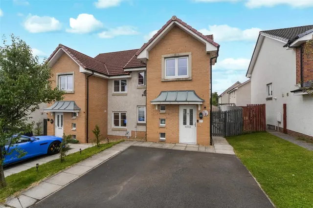 Lady Bells Place, Caldercruix, Airdrie, North Lanarkshire, ML6, photo 1