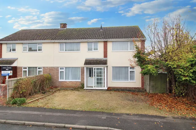 Rochdale Avenue, Calne, SN11, photo 1