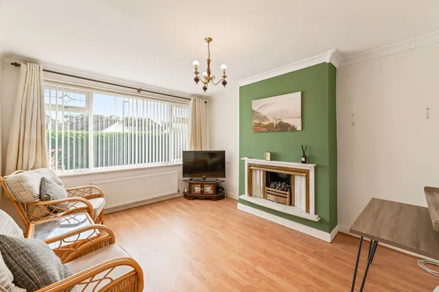 Latham Avenue, Frodsham, photo 2