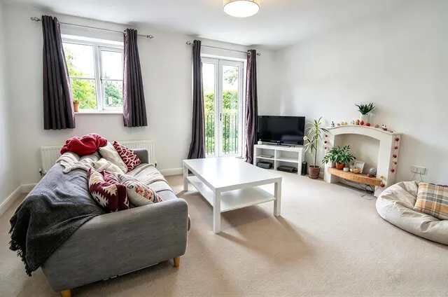 Lewis Crescent, Exeter, photo 3
