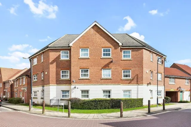 Photo 3 — Allenby Road, SE28