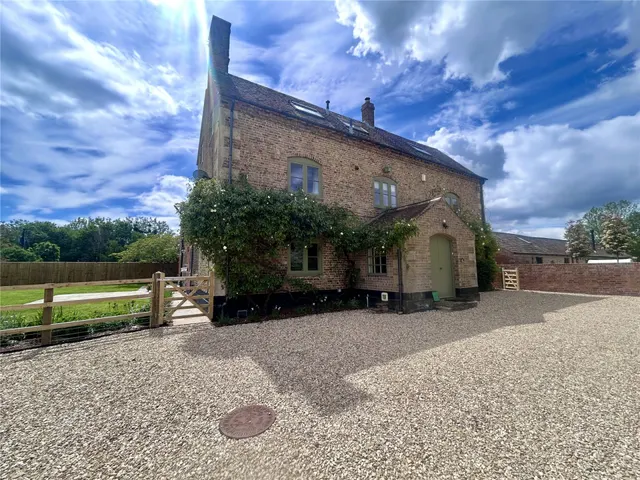 Castle Lane, Moreton Valence, GL2, photo 2