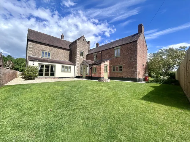 Castle Lane, Moreton Valence, GL2, photo 1