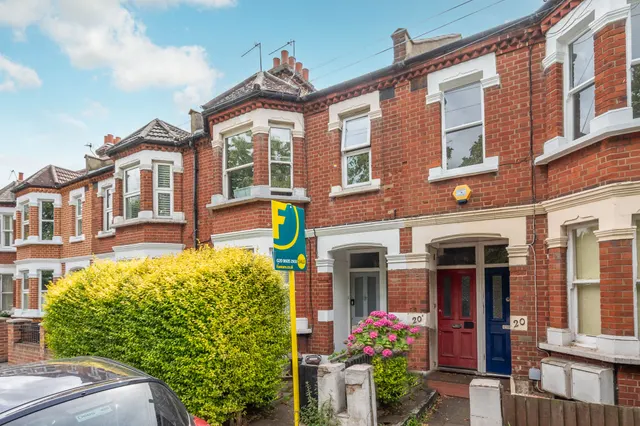 19a Quicks Road, London, photo 1
