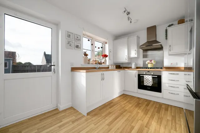 Dovecote Place, Empingham, LE15, photo 3
