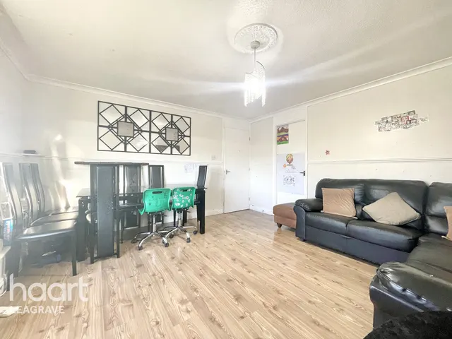 Denham Close, Luton, LU3, photo 2