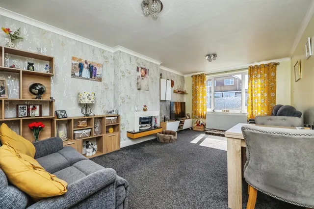 Harcourt Crescent, Nuthall, NG16, photo 3