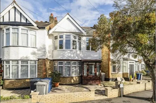 Hutton Grove, London, N12, photo 1