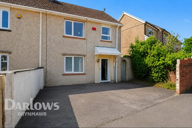 Tredegar Road, Ebbw Vale, photo 1