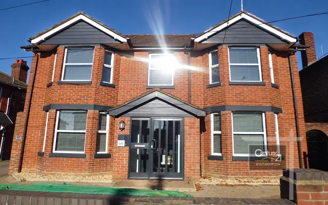 Leigh Road, Eastleigh, SO50, photo 1