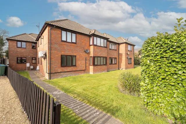Weston Road, Aston Clinton, photo 1