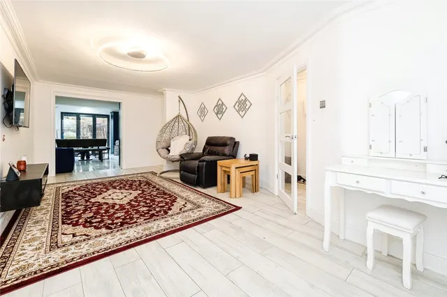 Stephen Avenue, Rainham, RM13, photo 3