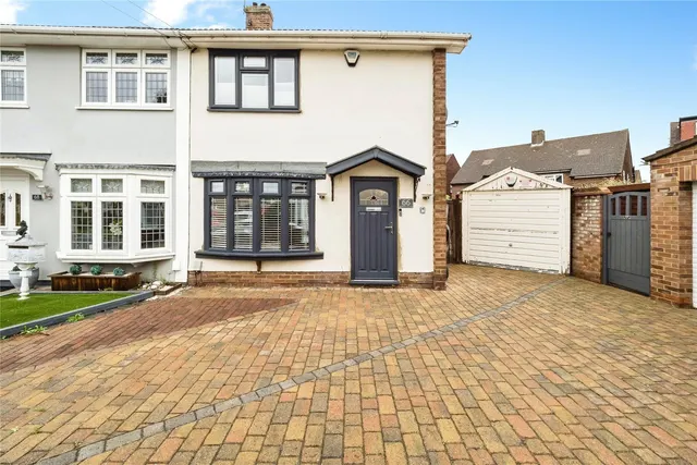 Stephen Avenue, Rainham, RM13, photo 1