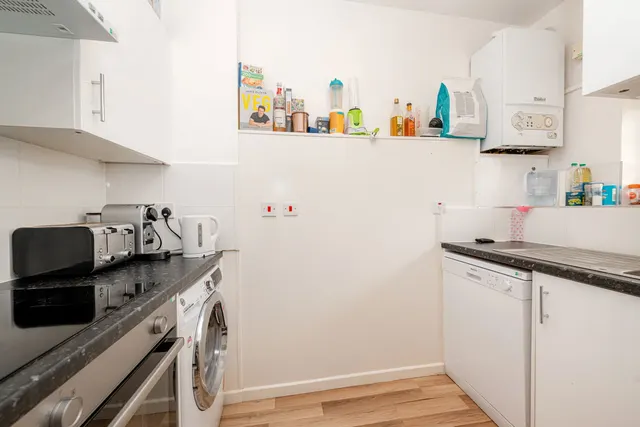 Photo 3 — Tulse Hill, SW2