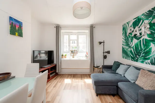 Photo 2 — Tulse Hill, SW2