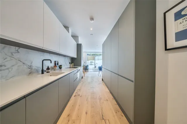 Rosemont Road, London, W3, photo 3