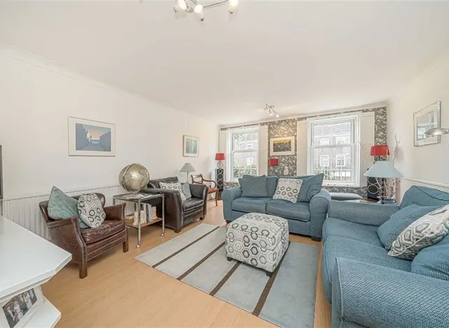 Photo 3 — Broom Park, Teddington, TW11