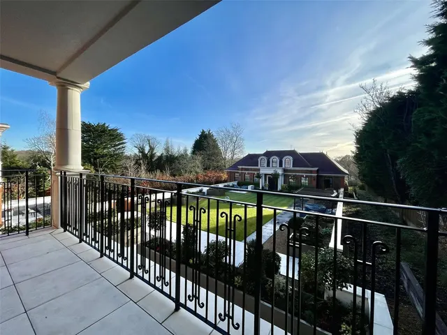 Photo 2 — Beech Hill, Hadley Wood, EN4 0JP