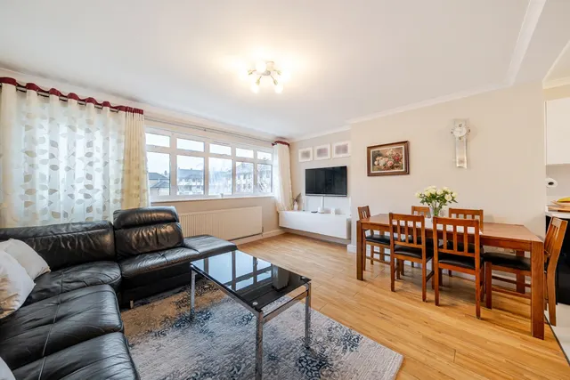 Boathouse Walk, SE15, photo 1