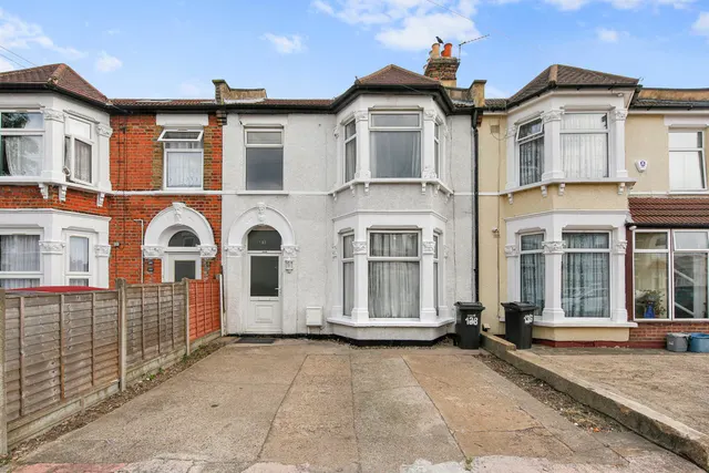 St. Albans Road, Ilford, IG3, photo 1