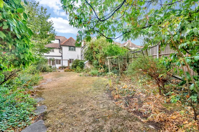 Lyndale Avenue, London, NW2, photo 2