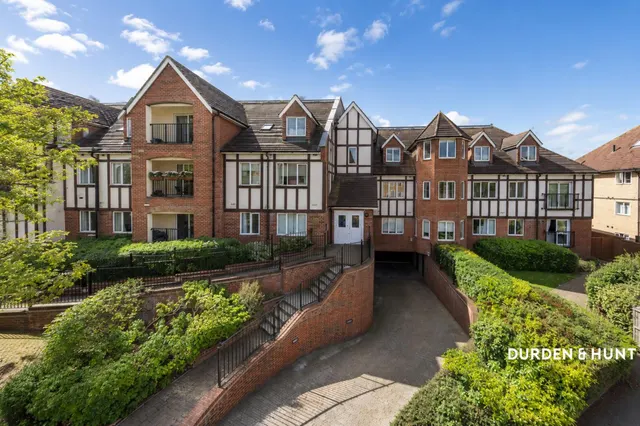 Butts Green Road, Hornchurch, RM11, photo 1