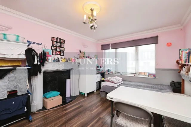 Howcroft Lane, Greenford, UB6, photo 3